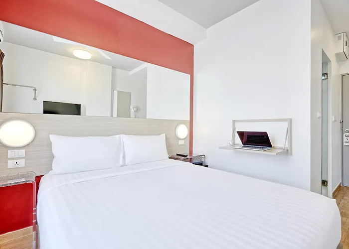 Easy Planet Asoke Hotel